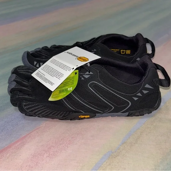 Vibram Fivefingers V-Trail Barefoot Running Shoes Black size 44 EU / US 10.5-11